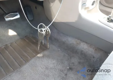 1998 Toyota Corolla Ce из США, поврежденный, VIN 2T1BR12E2WC038373